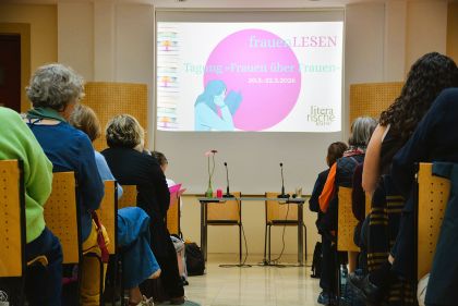 Frauen über Frauen 